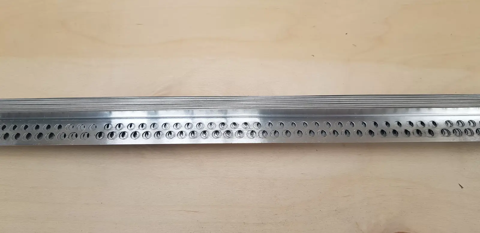 Półnarożnik aluminiowy